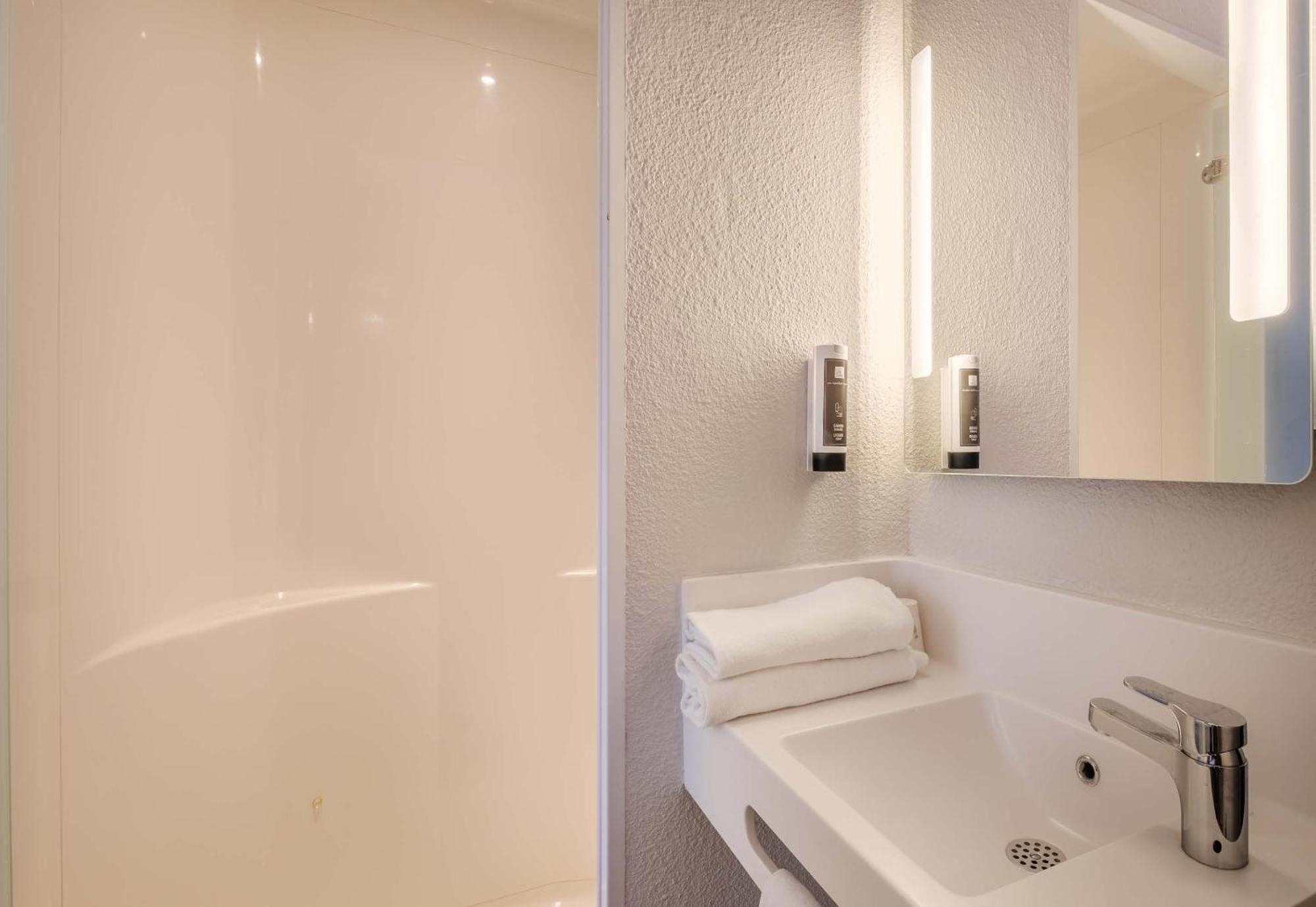 B&B Hotel Antibes Sophia Antipolis Biot Exterior foto